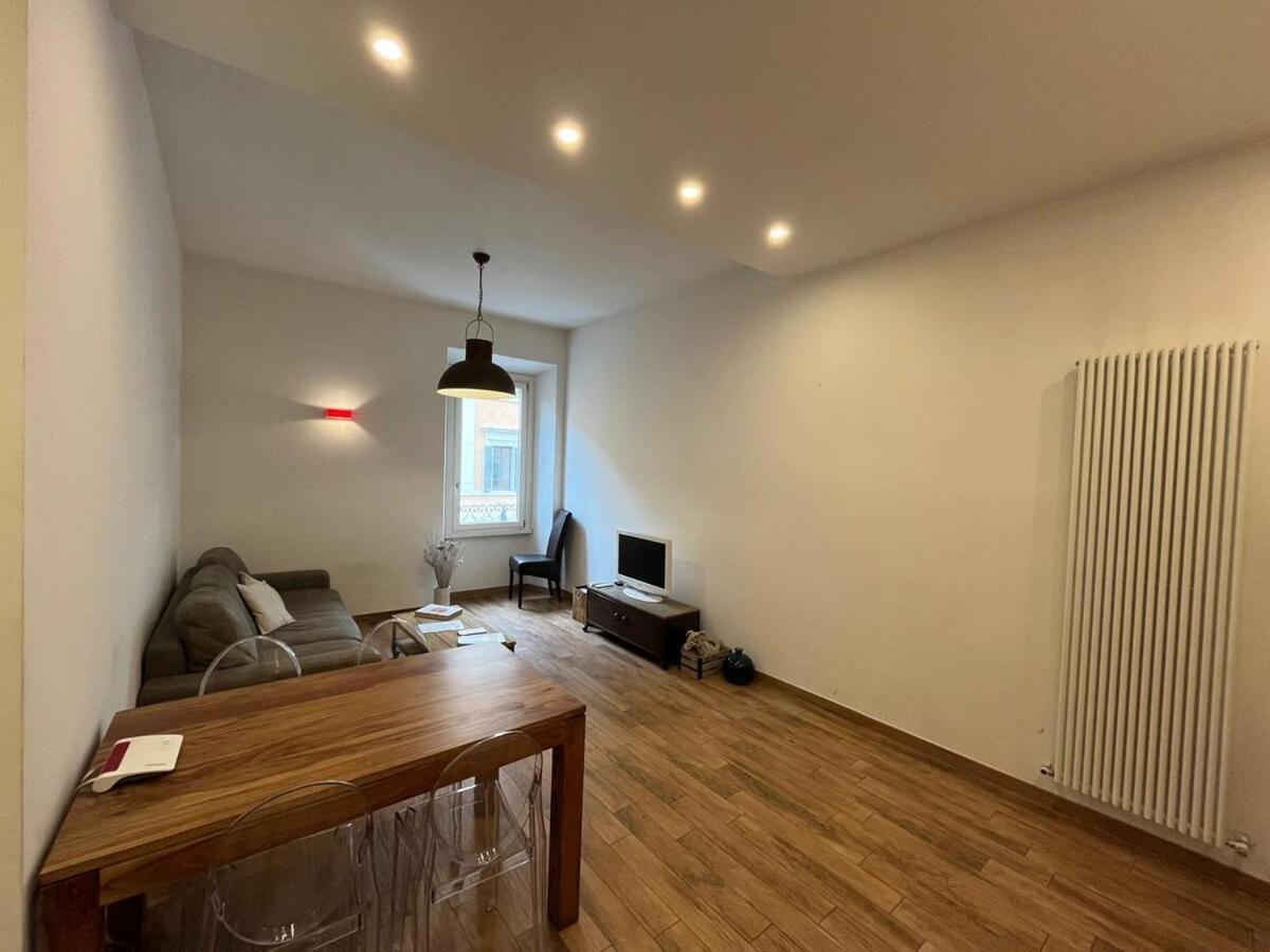 La Dolce Vita - Luxury Colosseum Boutique Apartment Rom Exteriör bild