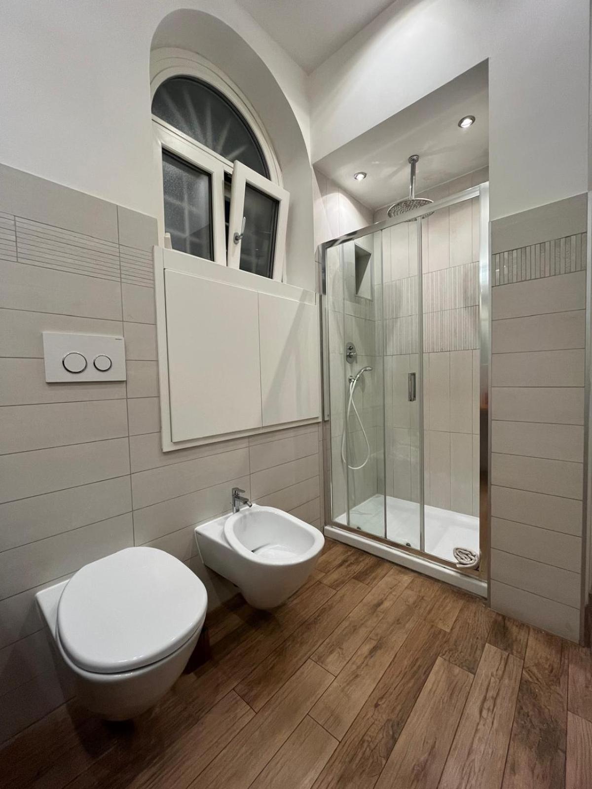 La Dolce Vita - Luxury Colosseum Boutique Apartment Rom Exteriör bild