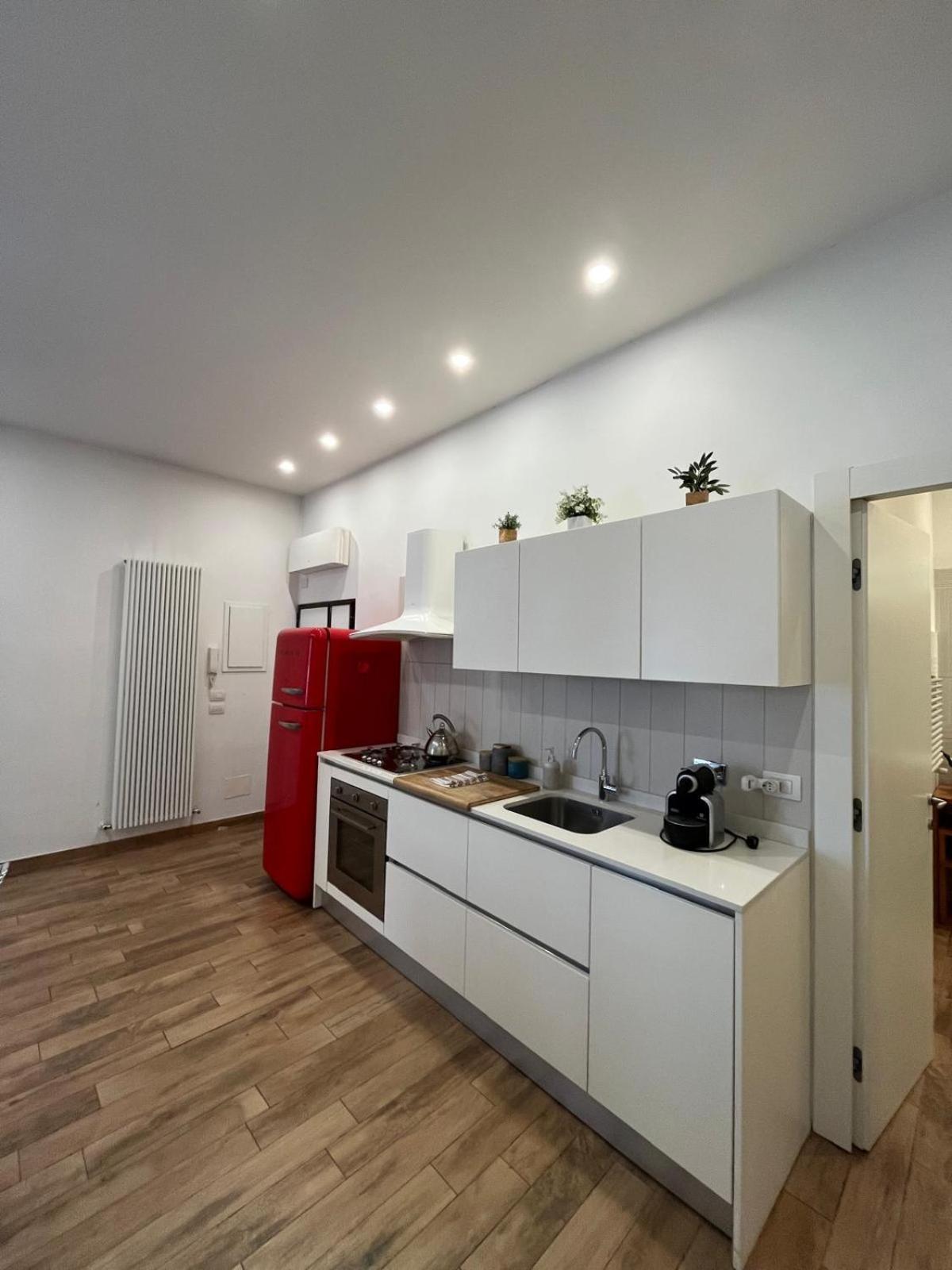 La Dolce Vita - Luxury Colosseum Boutique Apartment Rom Exteriör bild