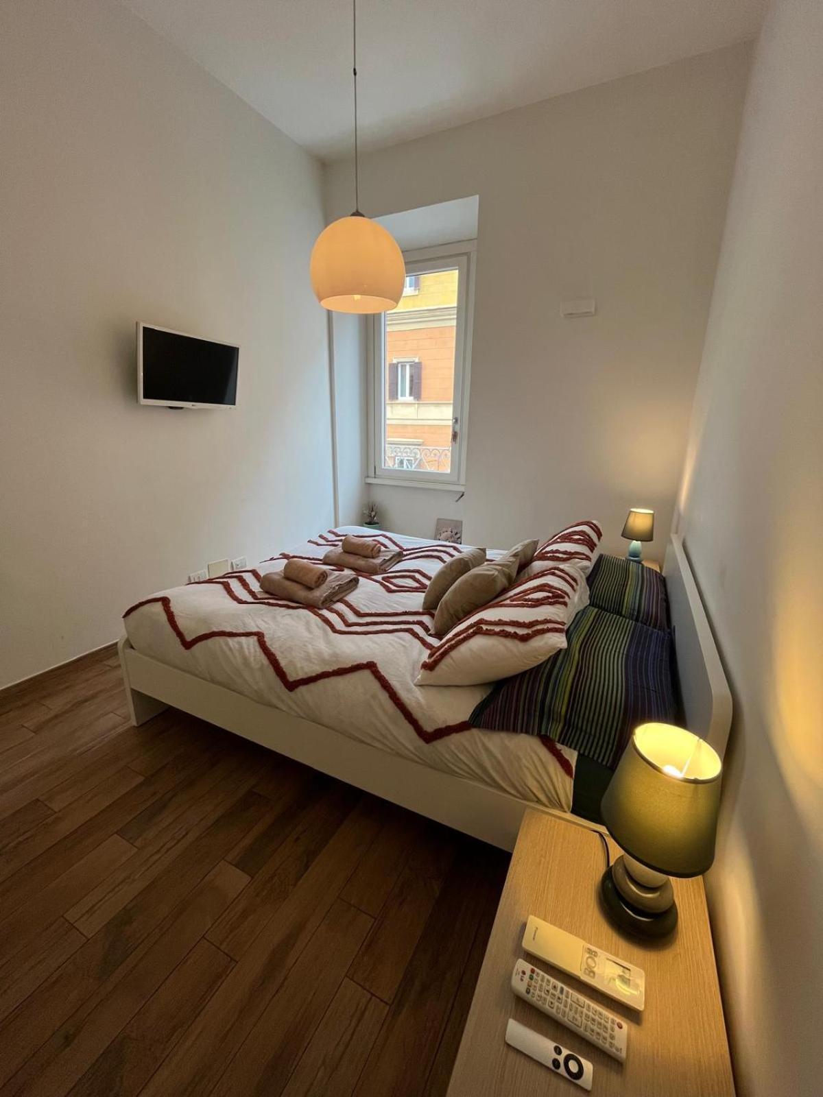 La Dolce Vita - Luxury Colosseum Boutique Apartment Rom Exteriör bild