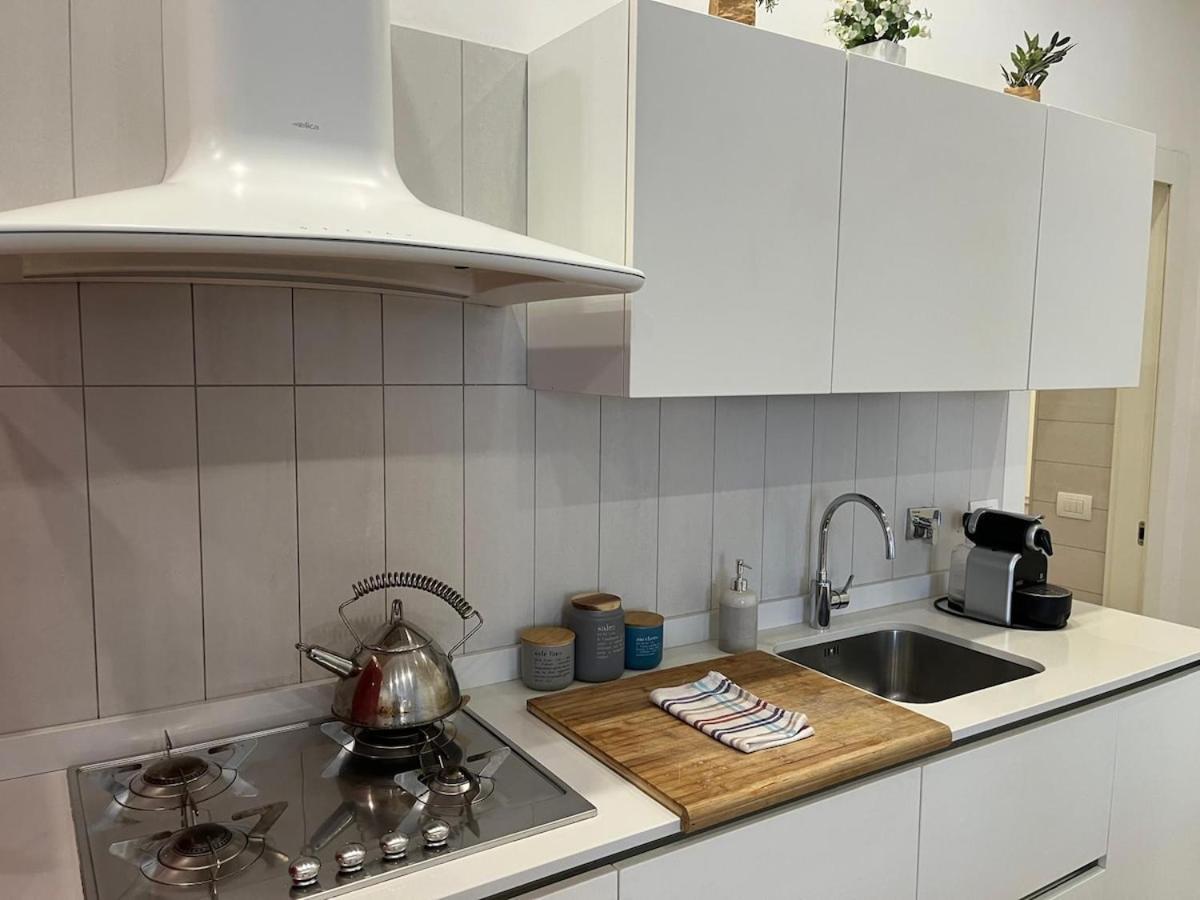 La Dolce Vita - Luxury Colosseum Boutique Apartment Rom Exteriör bild